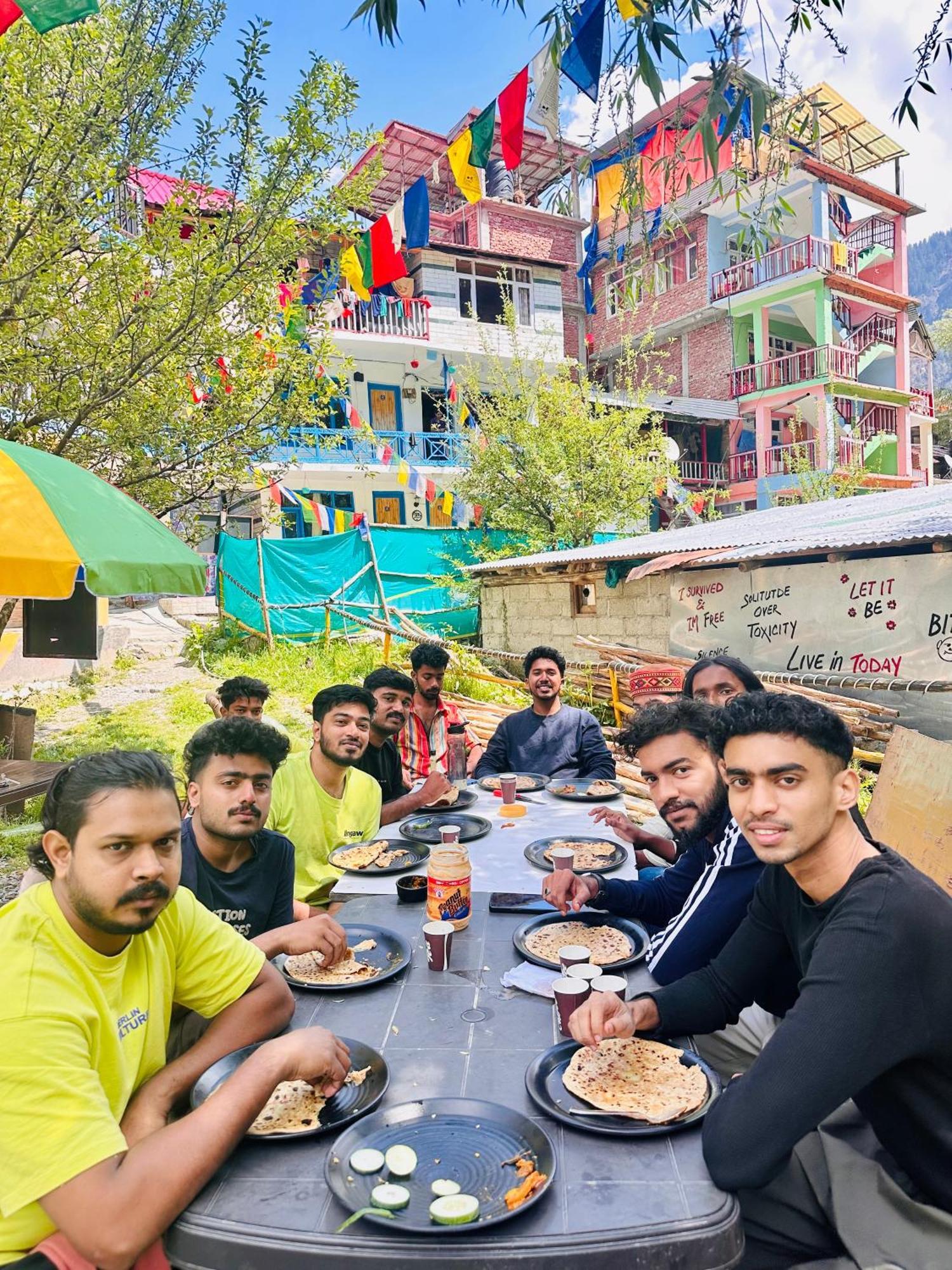 Hostel 360 Degree, Riverside Stay, Old Manali Exteriör bild